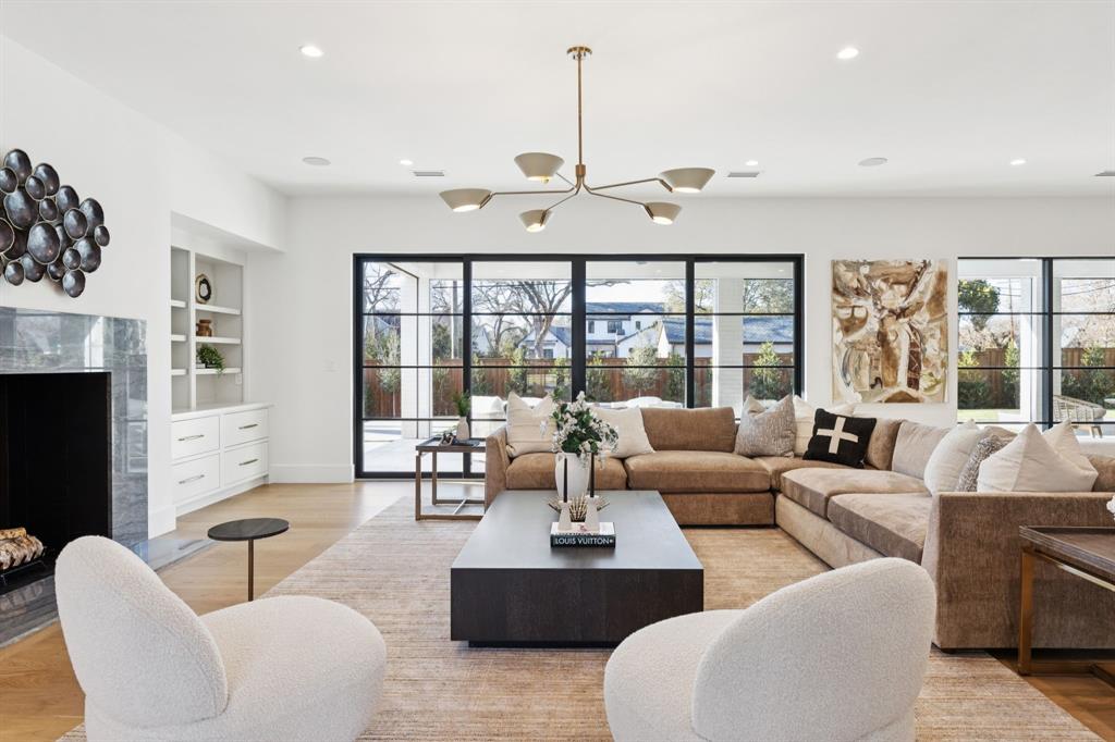 FOREST HILLS - Residential