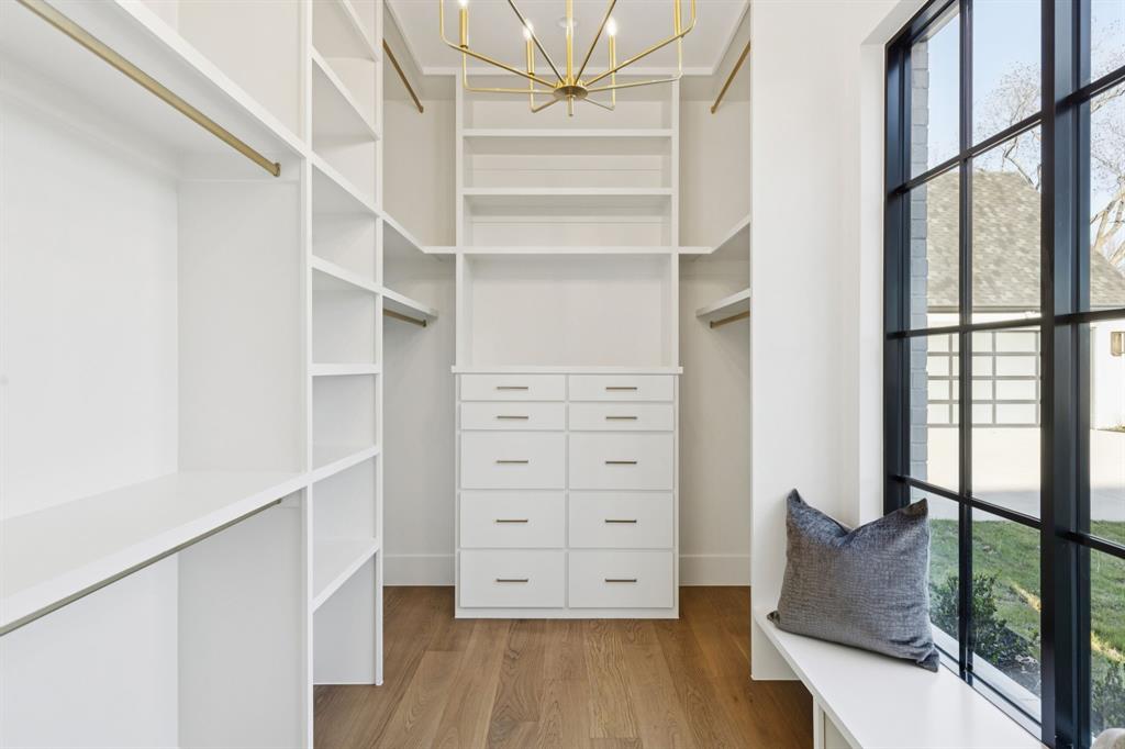 FOREST HILLS - Residential