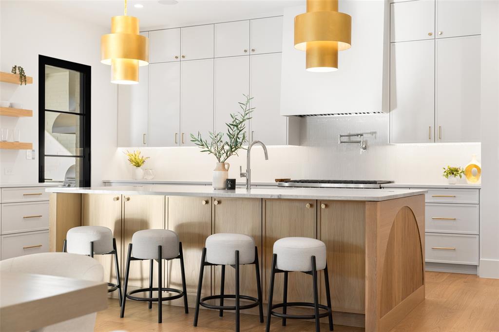 FOREST HILLS - Residential