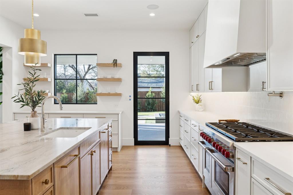 FOREST HILLS - Residential