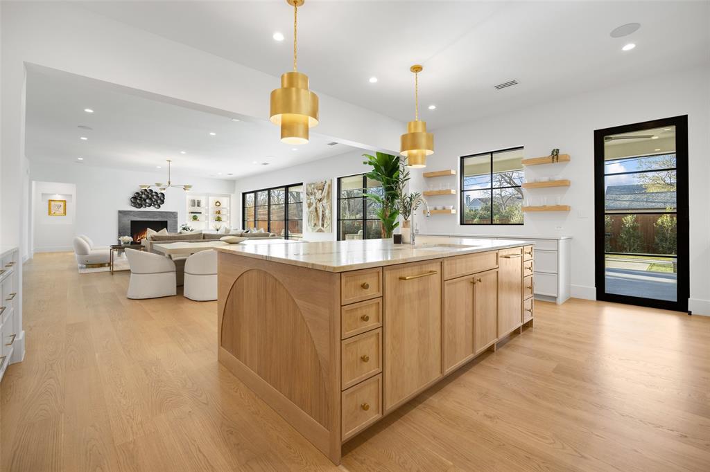 FOREST HILLS - Residential