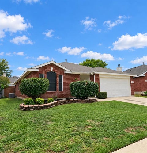 Photo of 849 Fox Hunt Trail, Fort Worth, TX 76179 (MLS # 21402663)