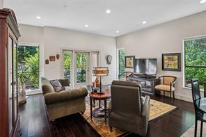 4111 Newton Avenue 32