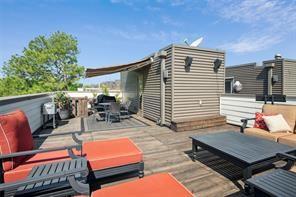 4111 Newton Avenue 32