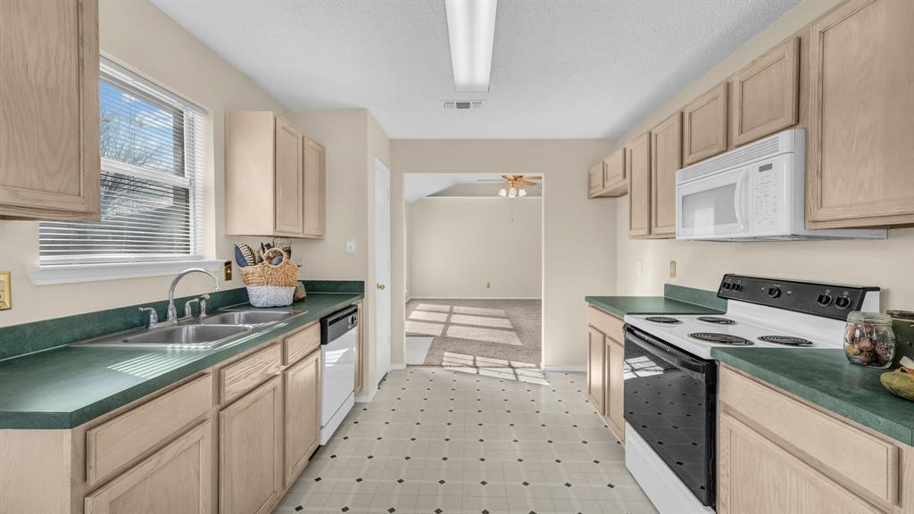 Keswick Gardens Ph 01 - Residential