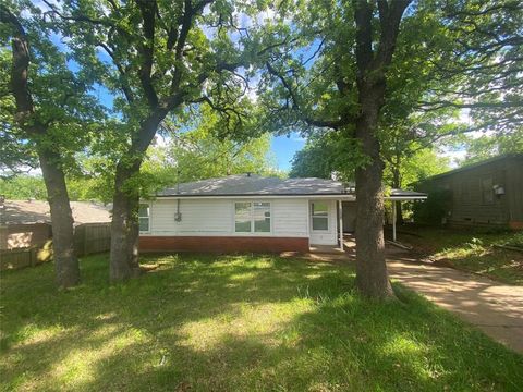 Photo of 2620 W Washington Street, Denison, TX 75020 (MLS # 21242264)