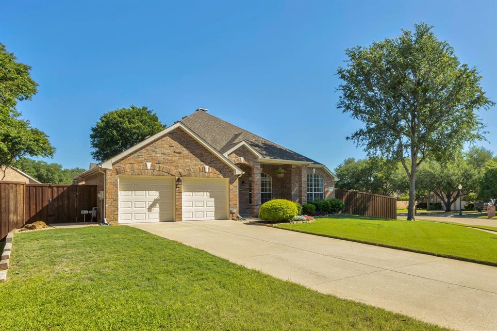 1500 Redwood Crest Lane