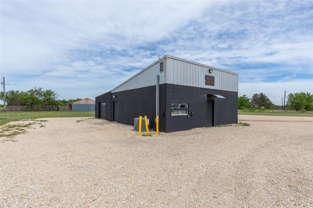 381 N FM 707