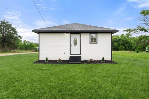 Photo of 901 S 3rd, Dawson, TX 76639 (MLS # 21247064)