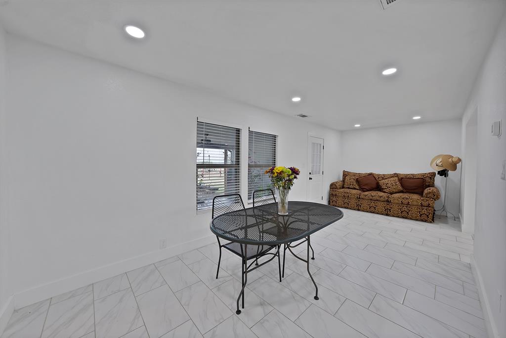 John Baker Sure Abs 17 - Residential