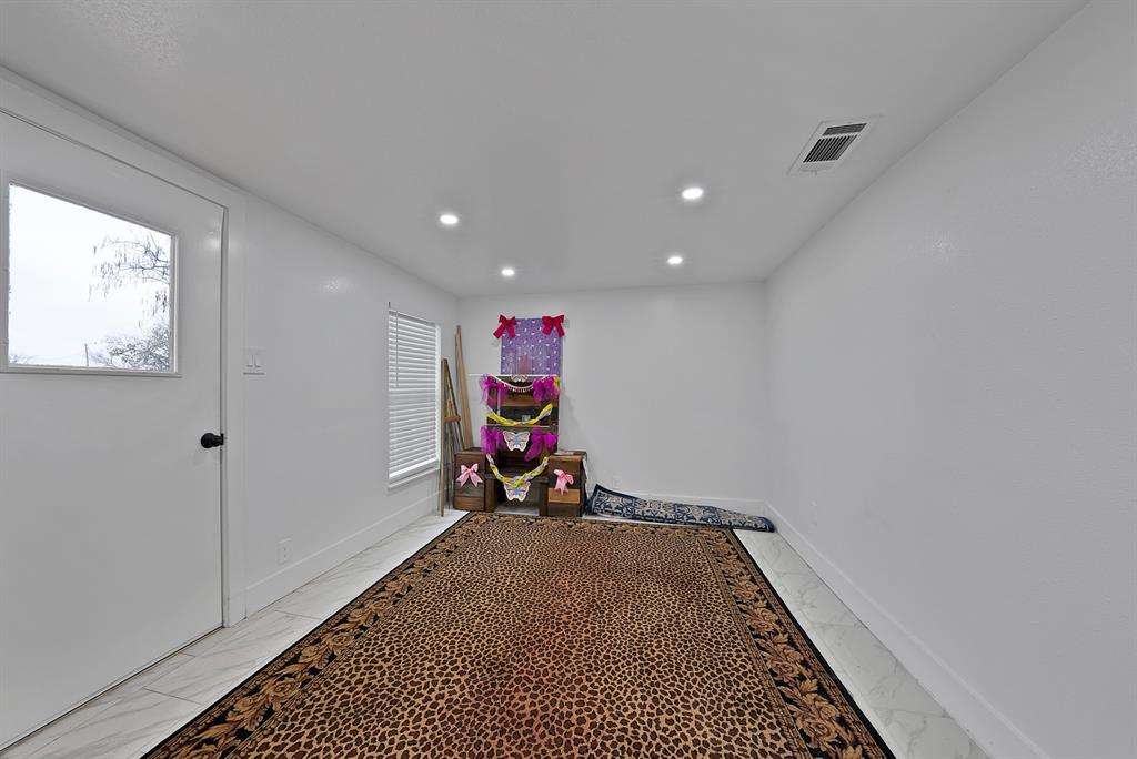 John Baker Sure Abs 17 - Residential