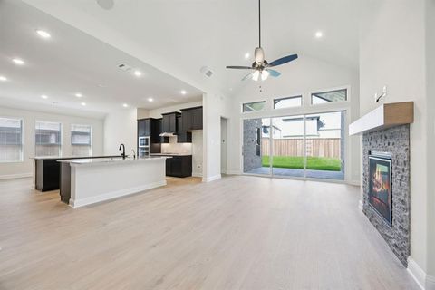 Tiny photo for 625 Majestic Oak Lane, Waxahachie, TX 75165 (MLS # 21101596)