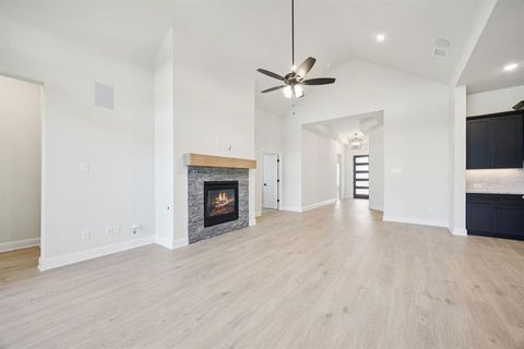 Tiny photo for 625 Majestic Oak Lane, Waxahachie, TX 75165 (MLS # 21101596)