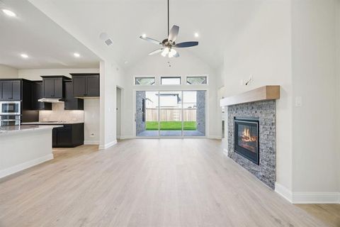 Tiny photo for 625 Majestic Oak Lane, Waxahachie, TX 75165 (MLS # 21101596)