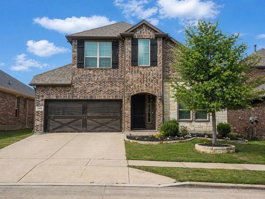 Upsize with confidence at 14808 Brettridge Drive in Aledo, located in the highly desirable Morningstar community. This spacious single-family home features 5 bedrooms, 3.5 bathrooms, and 3,220 square feet of living space, offering the flexibility and space today’s buyers are seeking.
The thoughtfully designed layout includes multiple living areas and generously sized bedrooms, ideal for busy mornings, remote work, guests, or everyday living. The home flows easily from daily routines to holiday gatherings, making it well suited for a variety of lifestyles. Situated on a .138-acre lot, the property provides outdoor space for entertaining, play, or future personalization.
Residents of Morningstar enjoy resort-style amenities including separate adult and children’s pools, cabanas, playgrounds, scenic ponds, lakeside green spaces, and miles of hike-and-bike trails. Additional community features include basketball and sand volleyball courts, soccer fields, a dog park, and a welcoming community center.
Conveniently located with easy access to I-20 and FM 3325, this home offers a balance of accessibility and the peaceful feel of Aledo living.
Schedule your showing today to experience the space, layout, and lifestyle this Morningstar home provides.