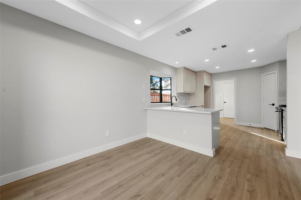 Carrollton, Texas 75007, United States, 3 Bedrooms Bedrooms, ,2 BathroomsBathrooms,Residential,Pending,18623