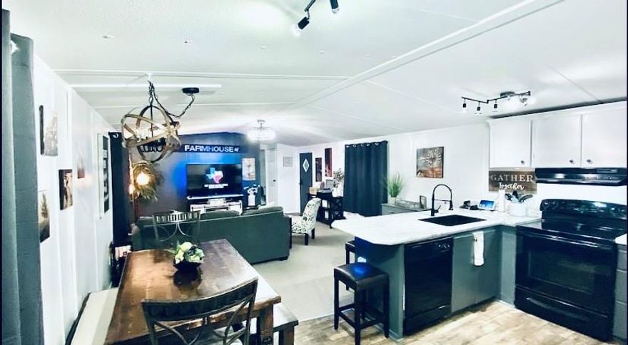 This home is located on the edge of Seven Points and Gun Barrel City.  This 3 bedroom 2 bath has been newly remodeled as a country style modern living home. The house has all of your modern amenities anyone could ask for. Owner of the property is the Broker.