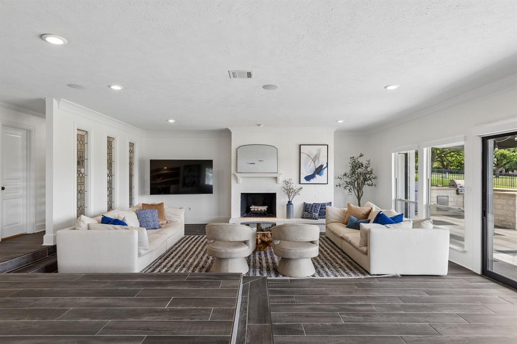 301 Hill Lane