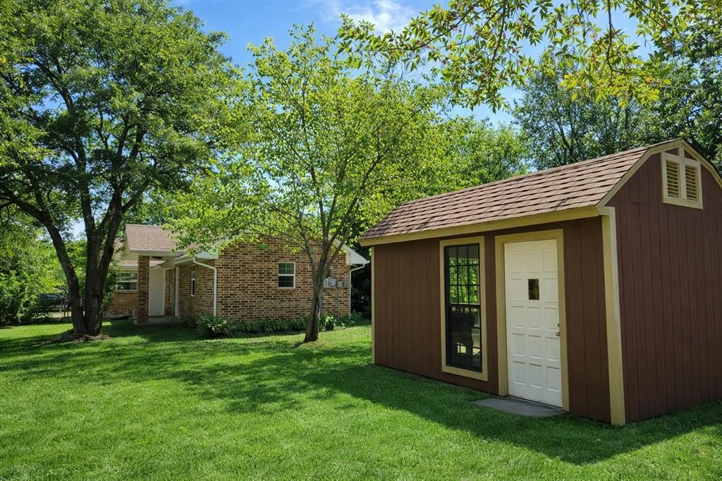 Photo of 7129 Payte Lane, North Richland Hills, TX 76182 (MLS # 21208471)