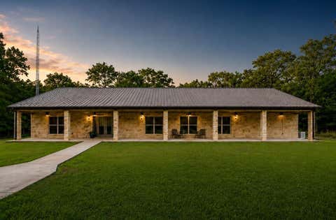 Photo of 592 RS County Road 1151, Emory, TX 75440 (MLS # 21268856)