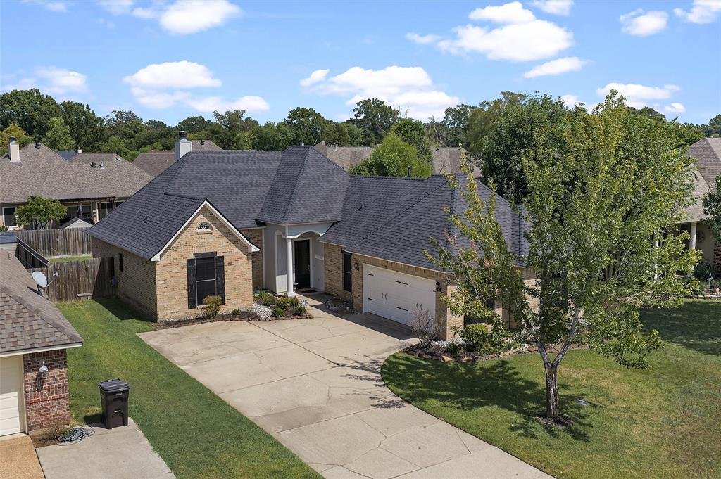 3911 Le Brooke Lane
