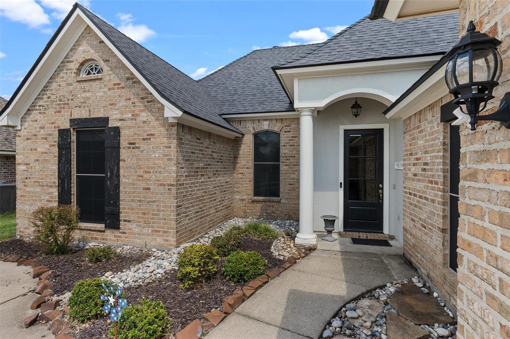 3911 Le Brooke Lane