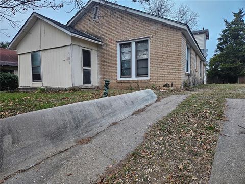 A home in Waxahachie