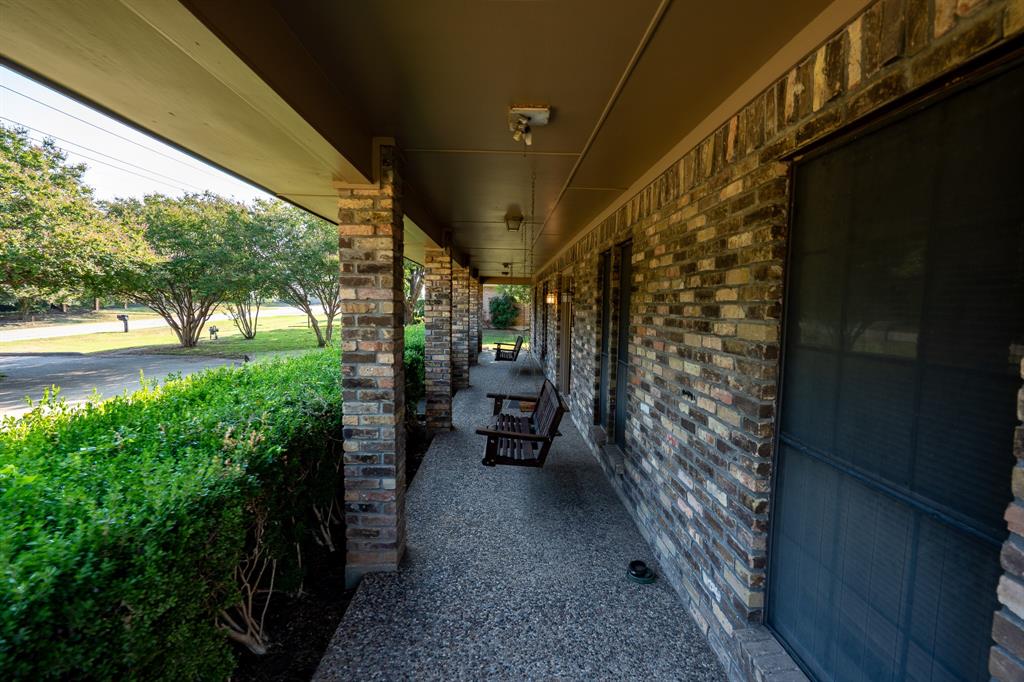 1204 W Pleasant Run Road