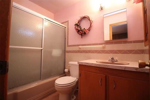 Tiny photo for 1621 W Main Street, Munday, TX 76371 (MLS # 21100534)