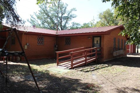 Tiny photo for 1621 W Main Street, Munday, TX 76371 (MLS # 21100534)