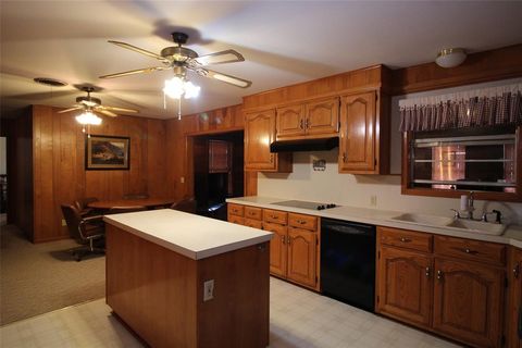 Tiny photo for 1621 W Main Street, Munday, TX 76371 (MLS # 21100534)