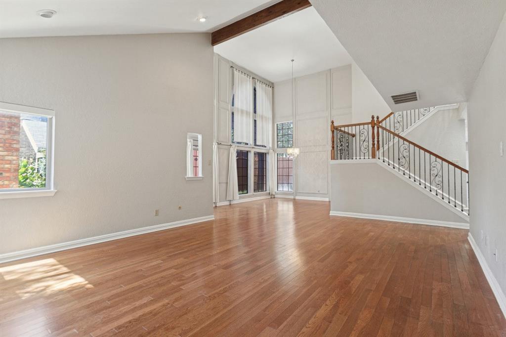 5221 Old Shepard Place