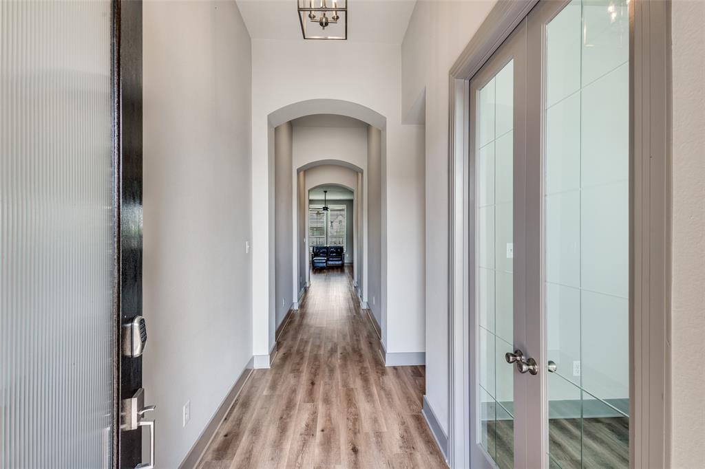 825 Glen Crossing Drive