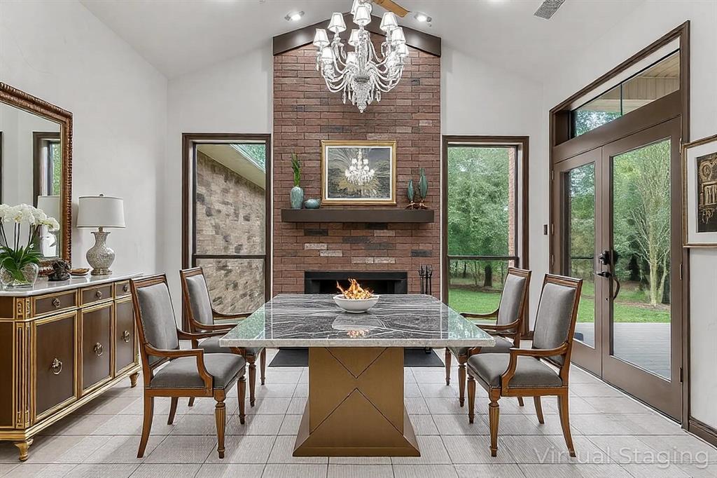 4601 Dickens