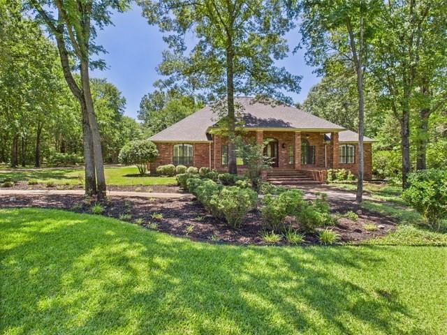 4601 Dickens