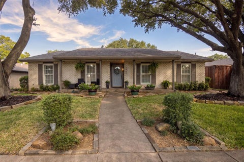 Photo of 10945 Middle Knoll Drive, Dallas, TX 75238 (MLS # 21389554)