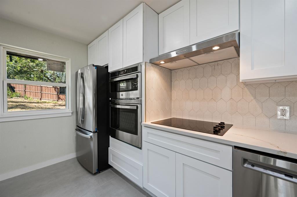 1200 Tanglewood Trail