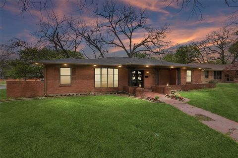 Photo of 2133 Ebbtide Lane, Dallas, TX 75224 (MLS # 21231541)
