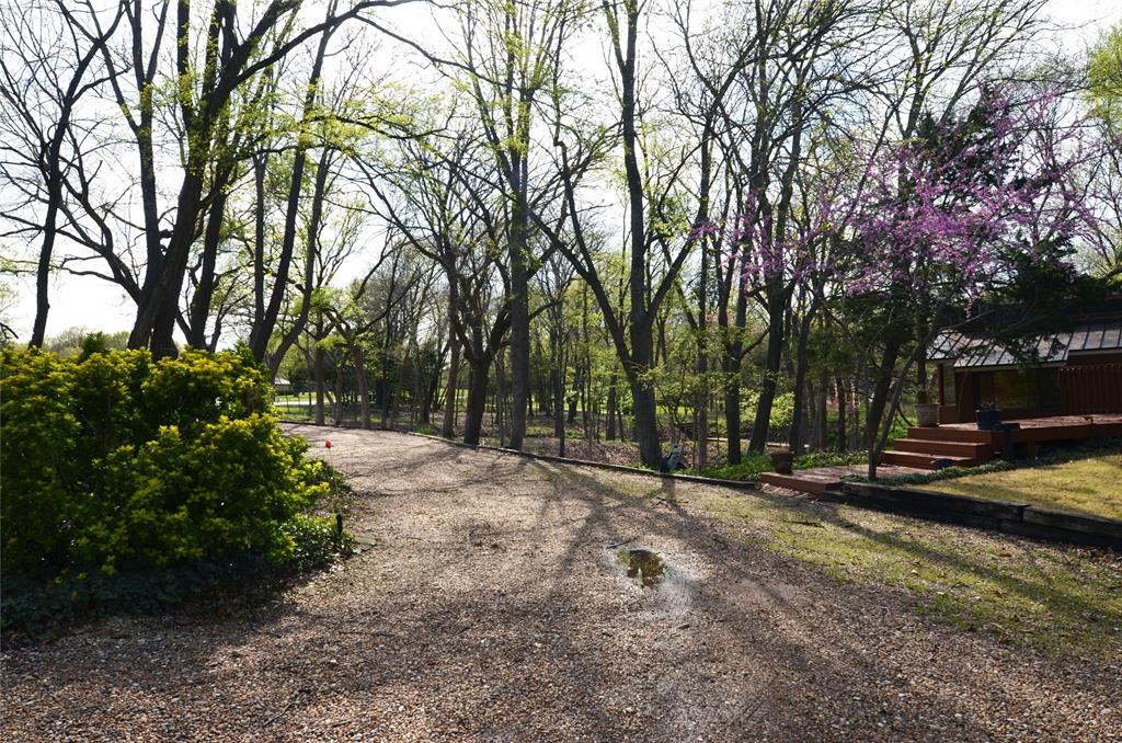 1311 Red Oak Trail