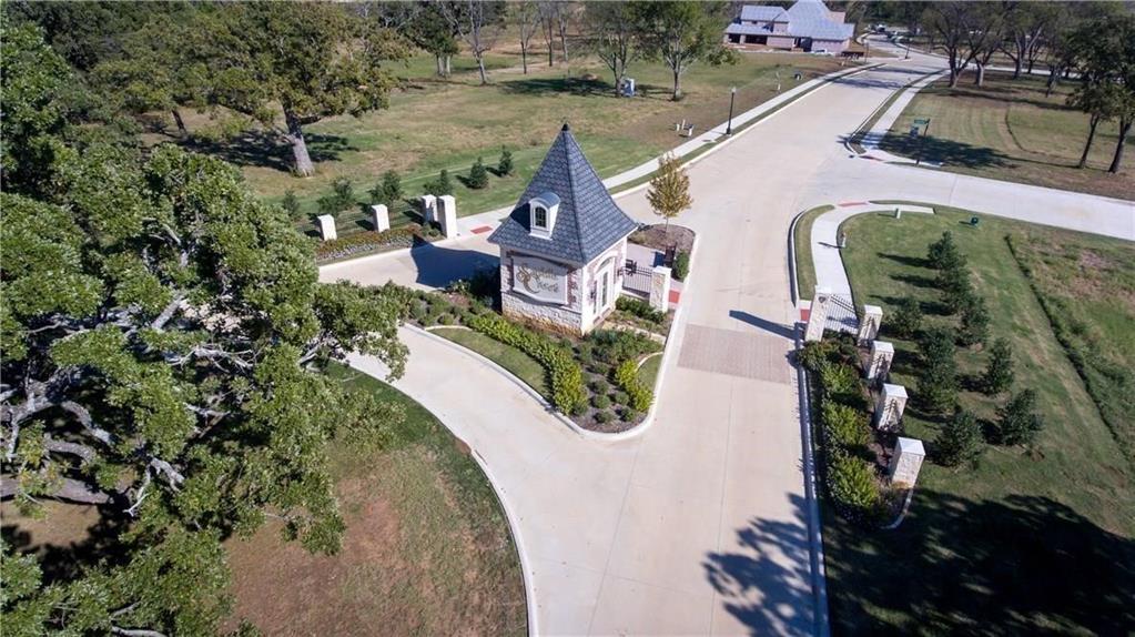 3811 Saddle Creek