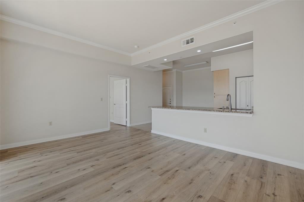 3225 Turtle Creek Boulevard 1012