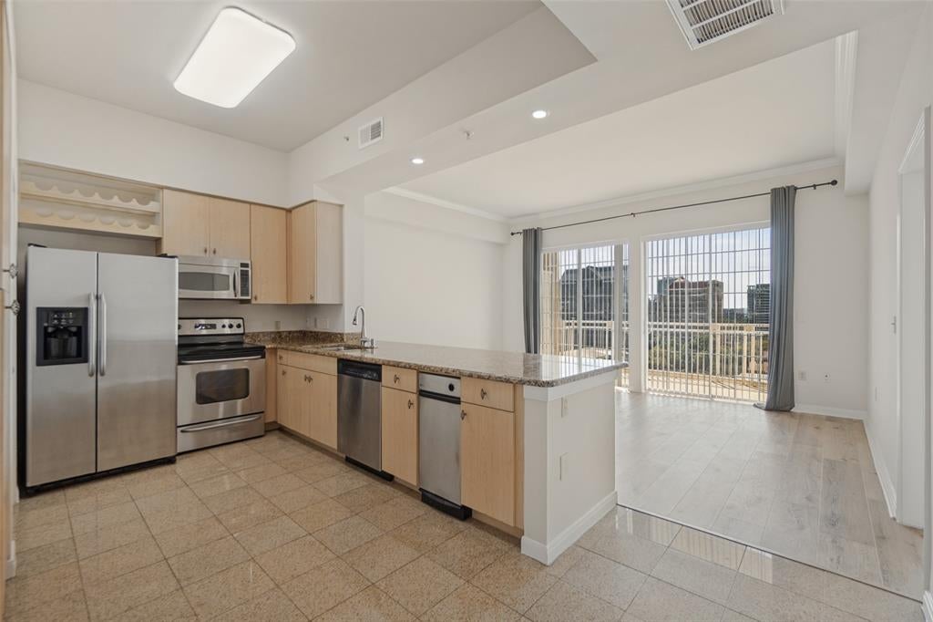 3225 Turtle Creek Boulevard 1012