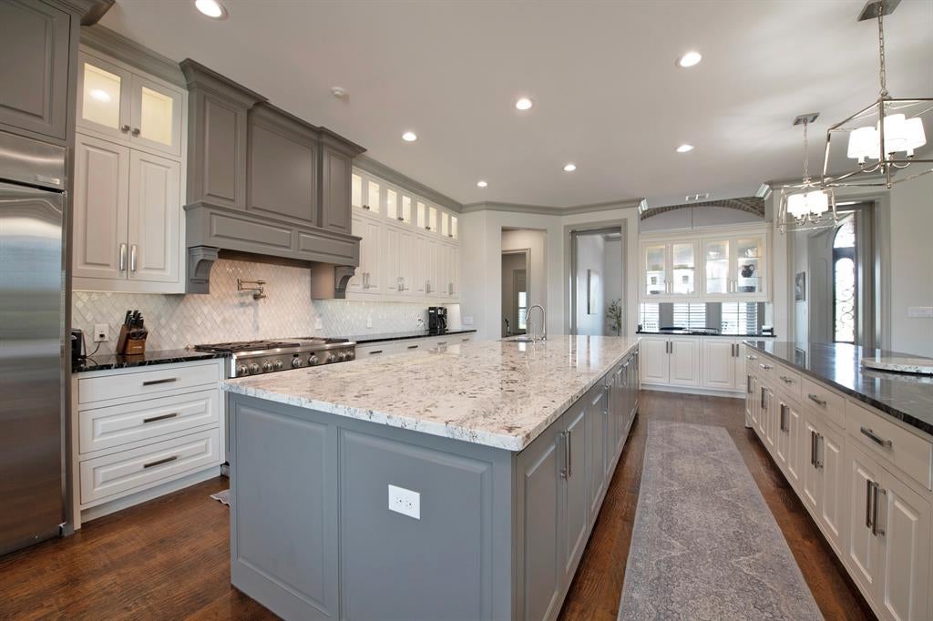 306 Renaissance Lane