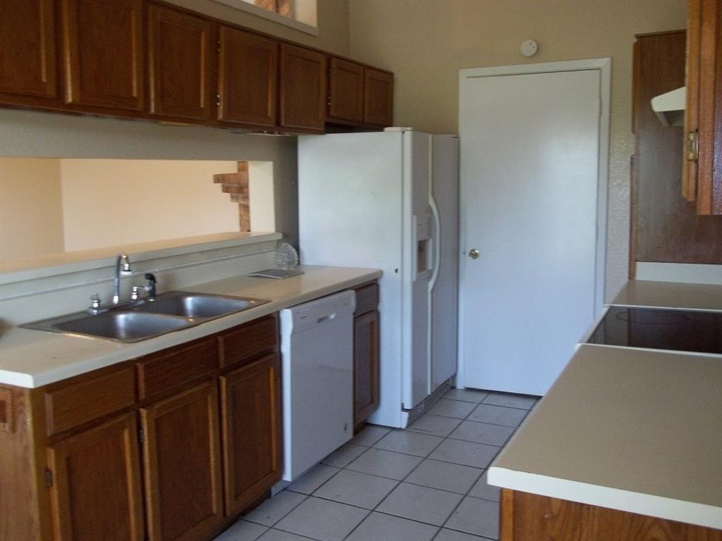 Dynasty 02 - Residential Lease