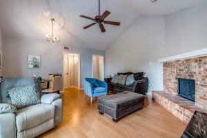 2835 Keller Springs Road 1102