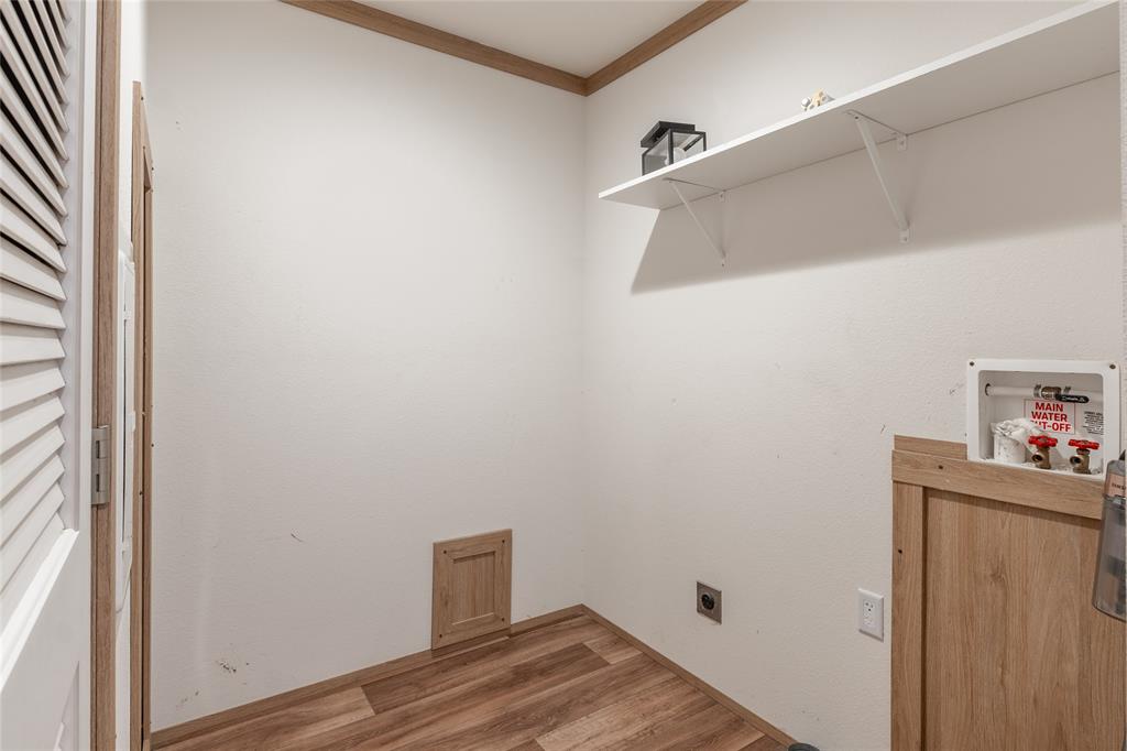 W H MCBEE TR 2 - Residential