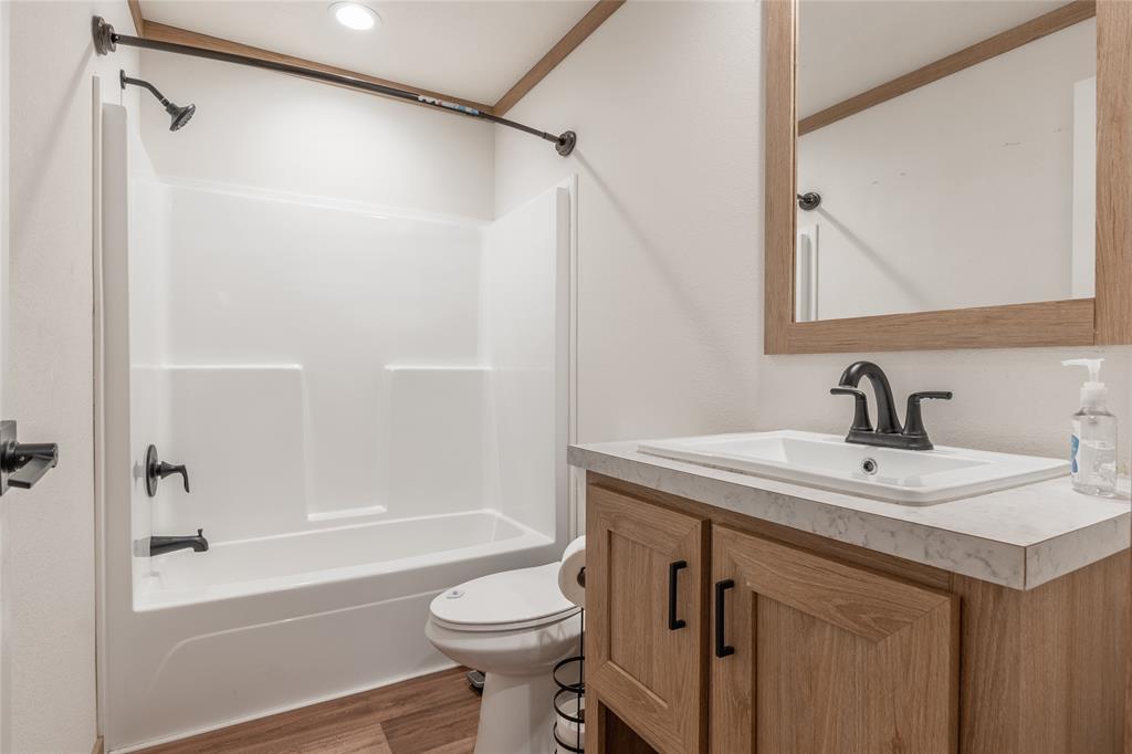 W H MCBEE TR 2 - Residential