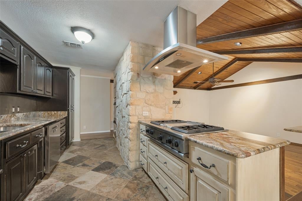 2821 Buffalo Court