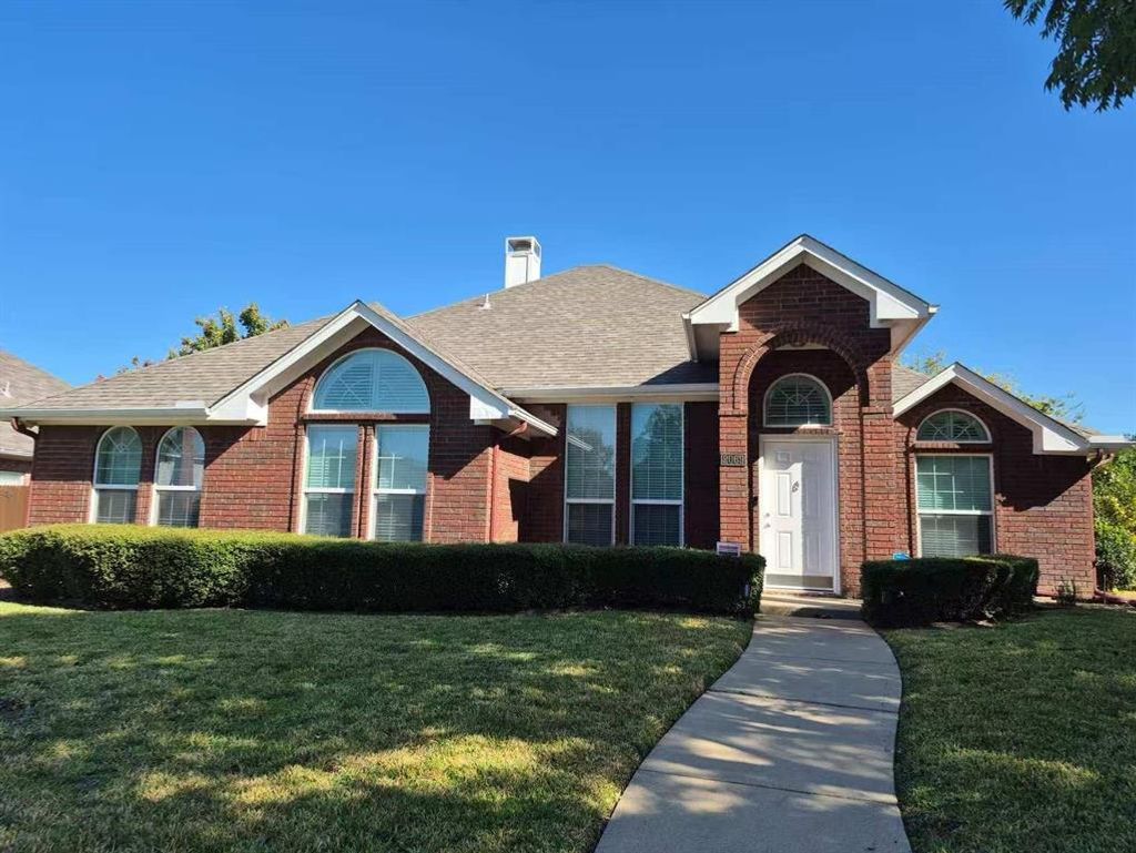 Photo of 2069 Whispering Cove, Lewisville, TX 75067 (MLS # 21194318)