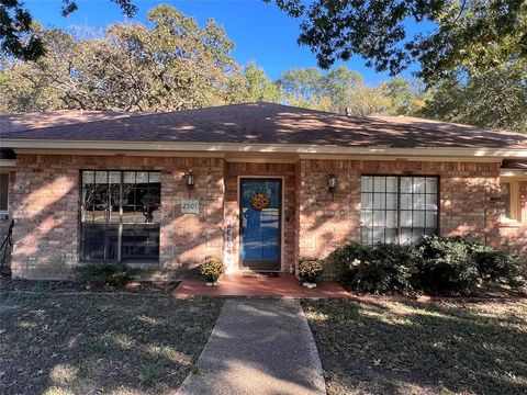 A home in Corsicana